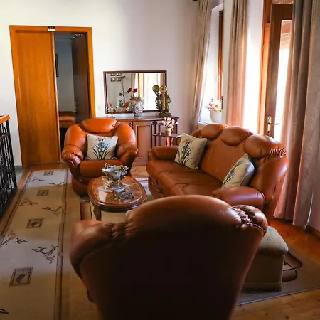 Palma Center Guest house Berat